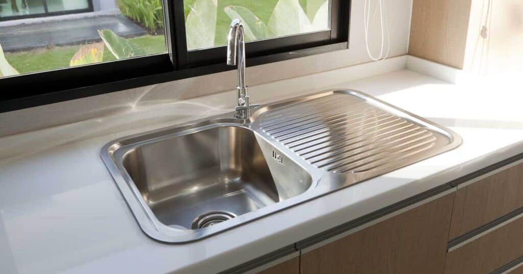 how to choose a kitchen sink
